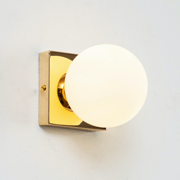 Kleine wandlamp met vierkante voet