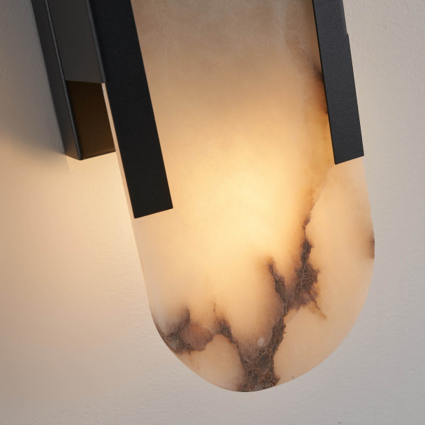 Alabaster en zwarte wandverlichting verfijnd marmer effect - Enola