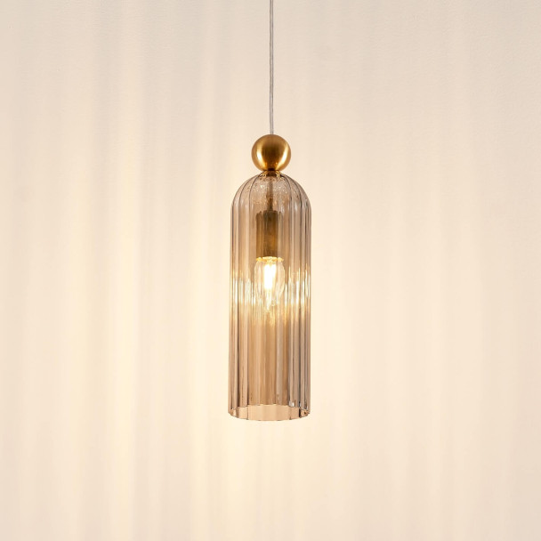 Gouden hanglamp met geribbeld rookglas - Leonora