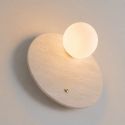 Beige wandlamp van travertijnmarmer met wit glas - Oré