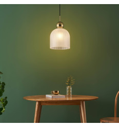 Moderne hanglamp met geribbeld wit glas en gouden bol -...
