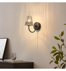 Moderne zwarte wandlamp met gestreept rookglas - Nindra
